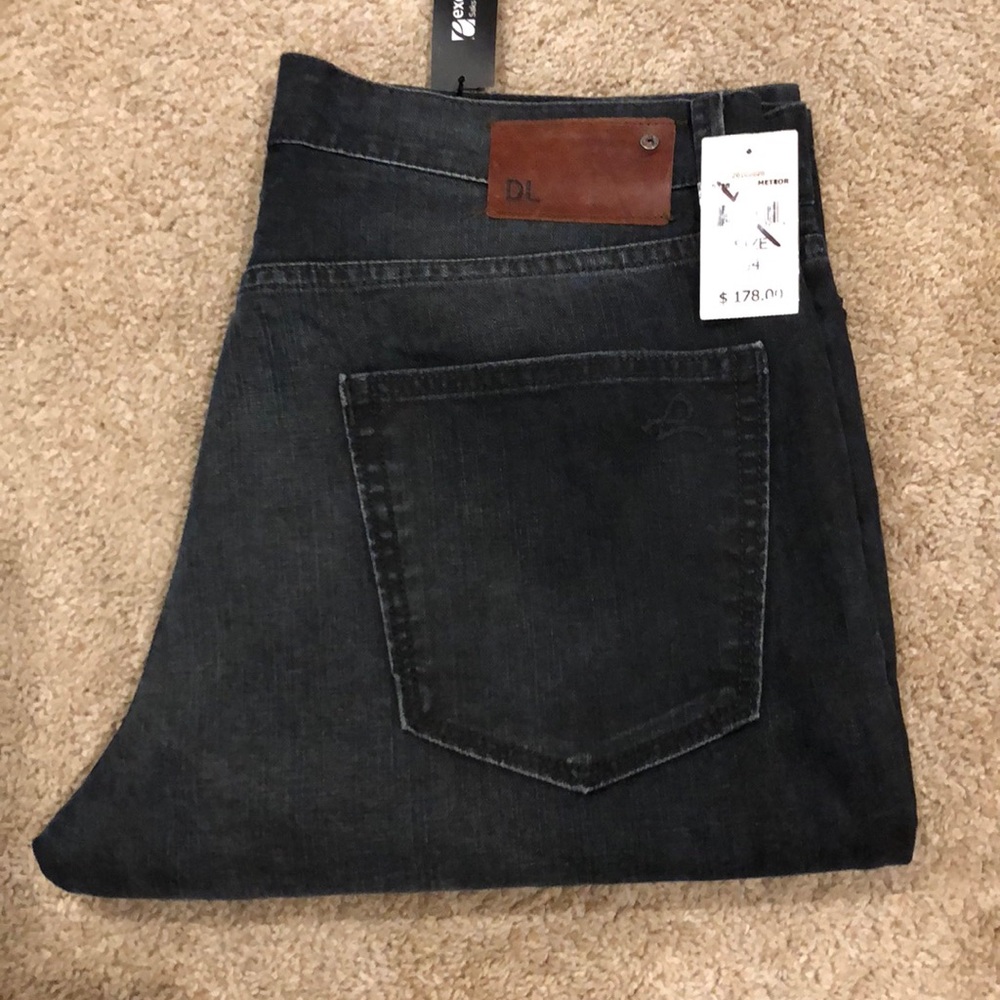 NWT DL1961 Russell Jeans.